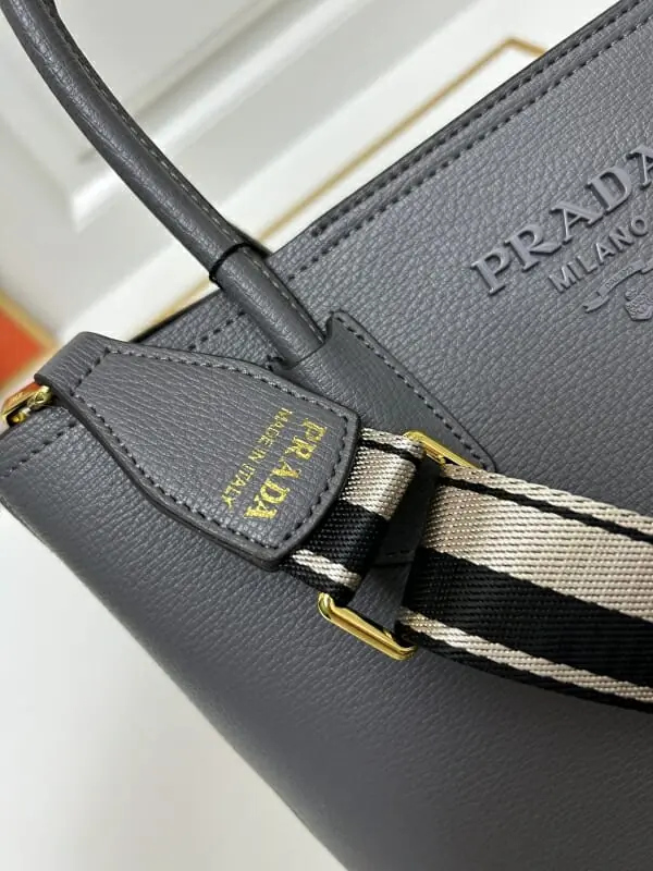 prada aaa qualite sac a main  pour femme s_117a1404